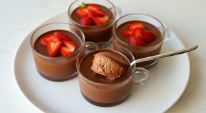 Dört Malzemeli Çikolatalı Köpük (Mousse)