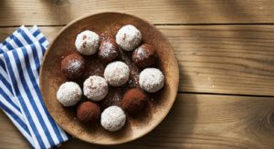 Dört Malzemeli Fıstık Ezmeli ve Muzlu Toplar