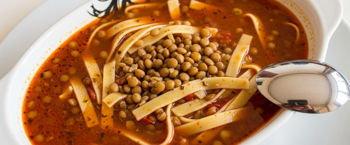 erişteli mercimek çorbası erişteli mercimek çorbası